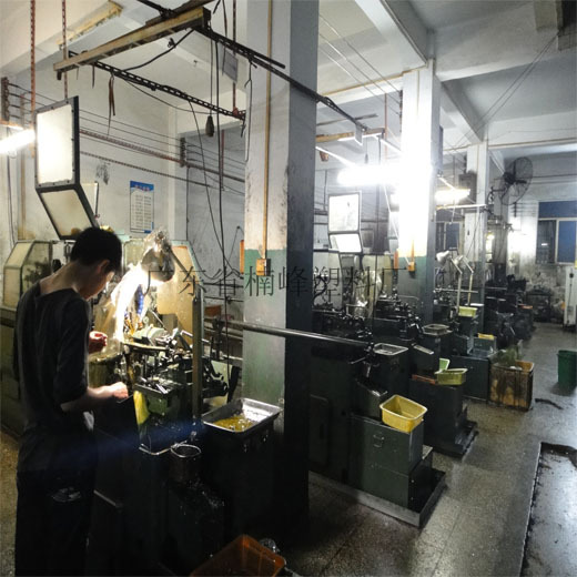 创新驱动发展 汕头市澄海区东里楠峰塑料厂引领手机配件制造新风向